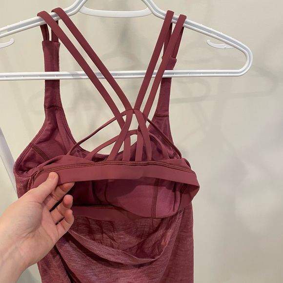 Lululemon sports top - Picture 3 of 5
